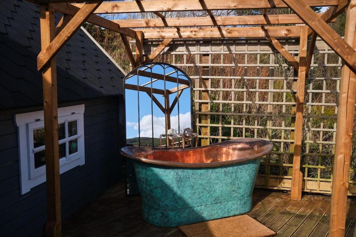 1 - Ein Trysor Cudd - Outdoor Bathtub - Incredible Views Villa Pont Sticill Buitenkant foto